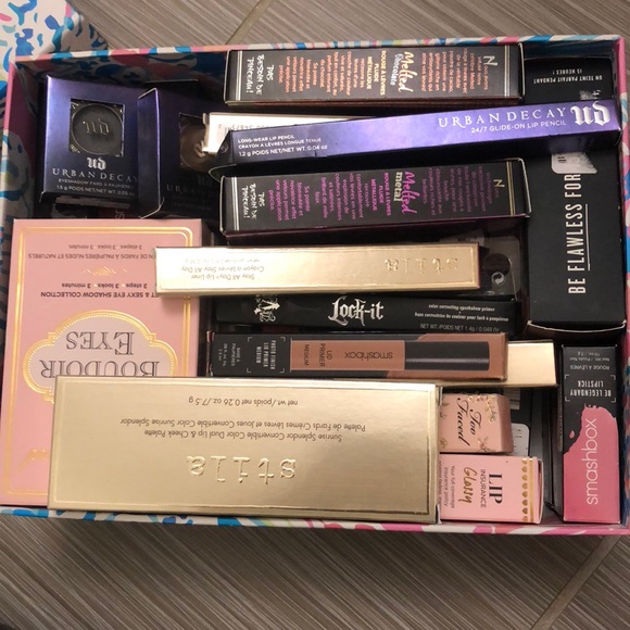 MYSTERY MAKEUP BUNDLE💓10 FULL SIZED ITEMS!! - Picture 4 of 5